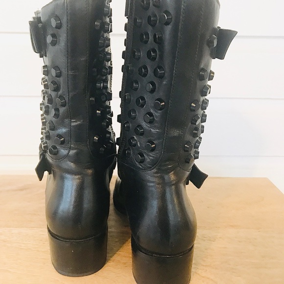 Boots - Picture 2 of 4